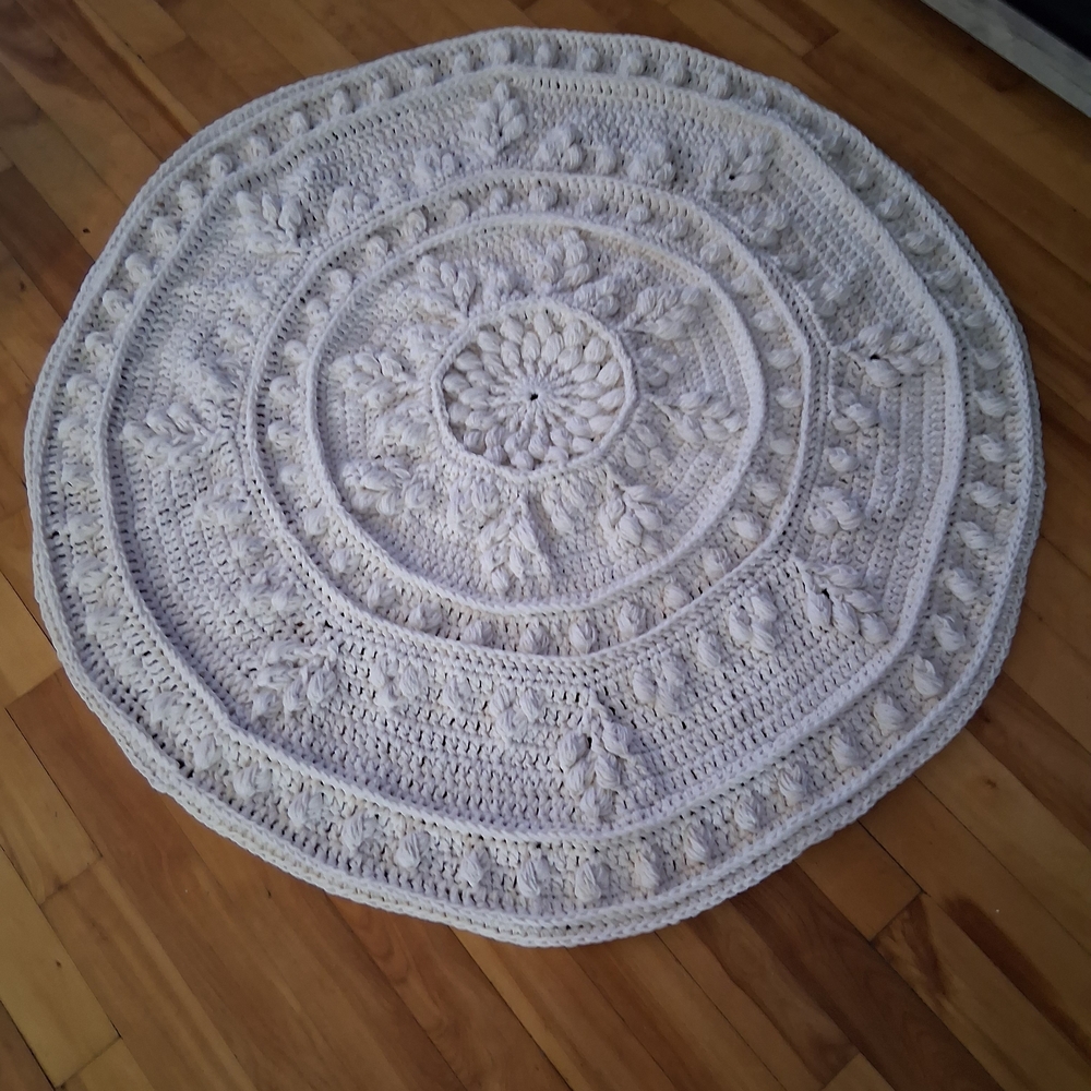 Elegant Cream Crochet Door Mat